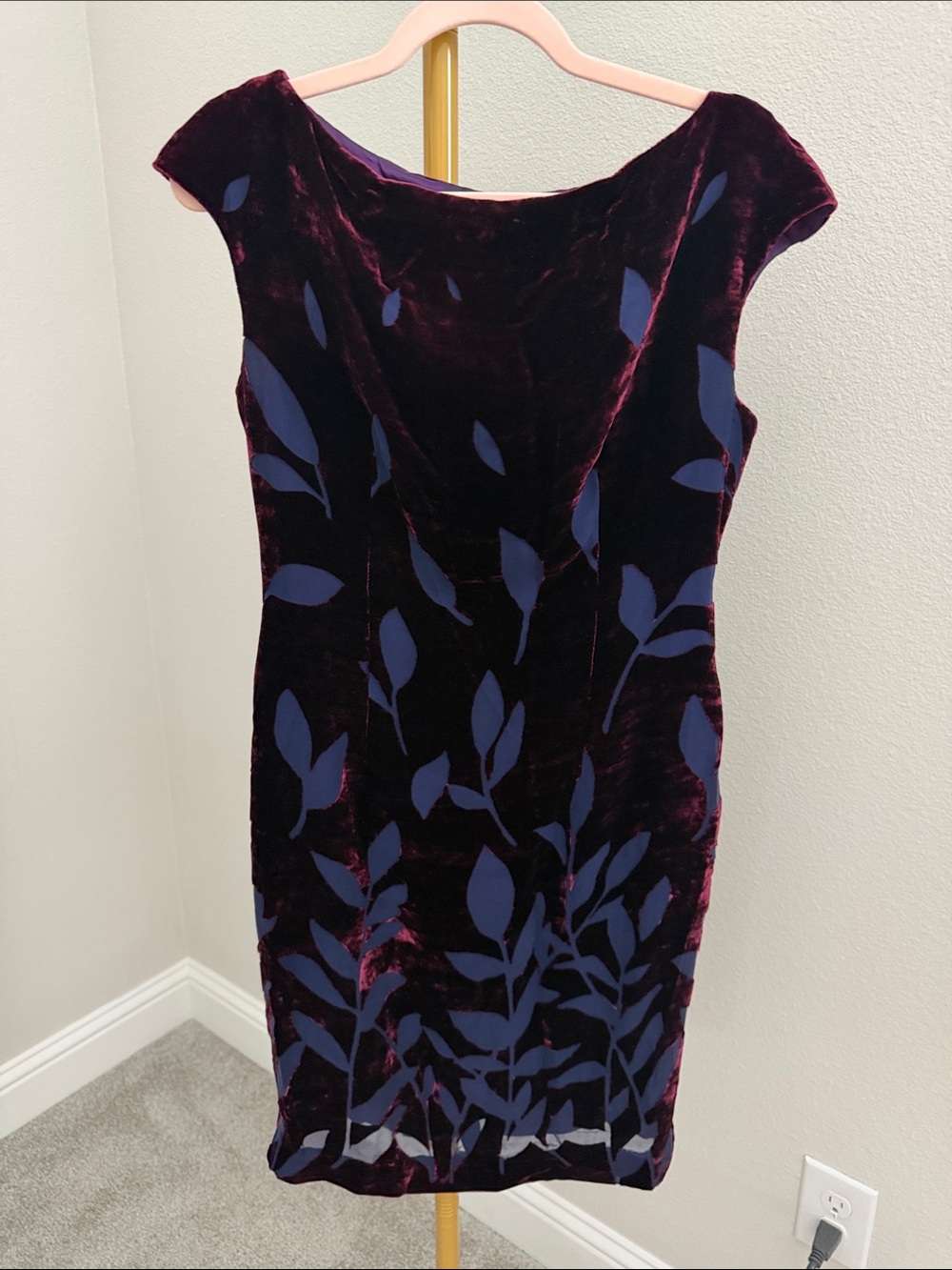 Kelly Graham New York Burnout Velvet Cocktail Sheath Dress Size 6